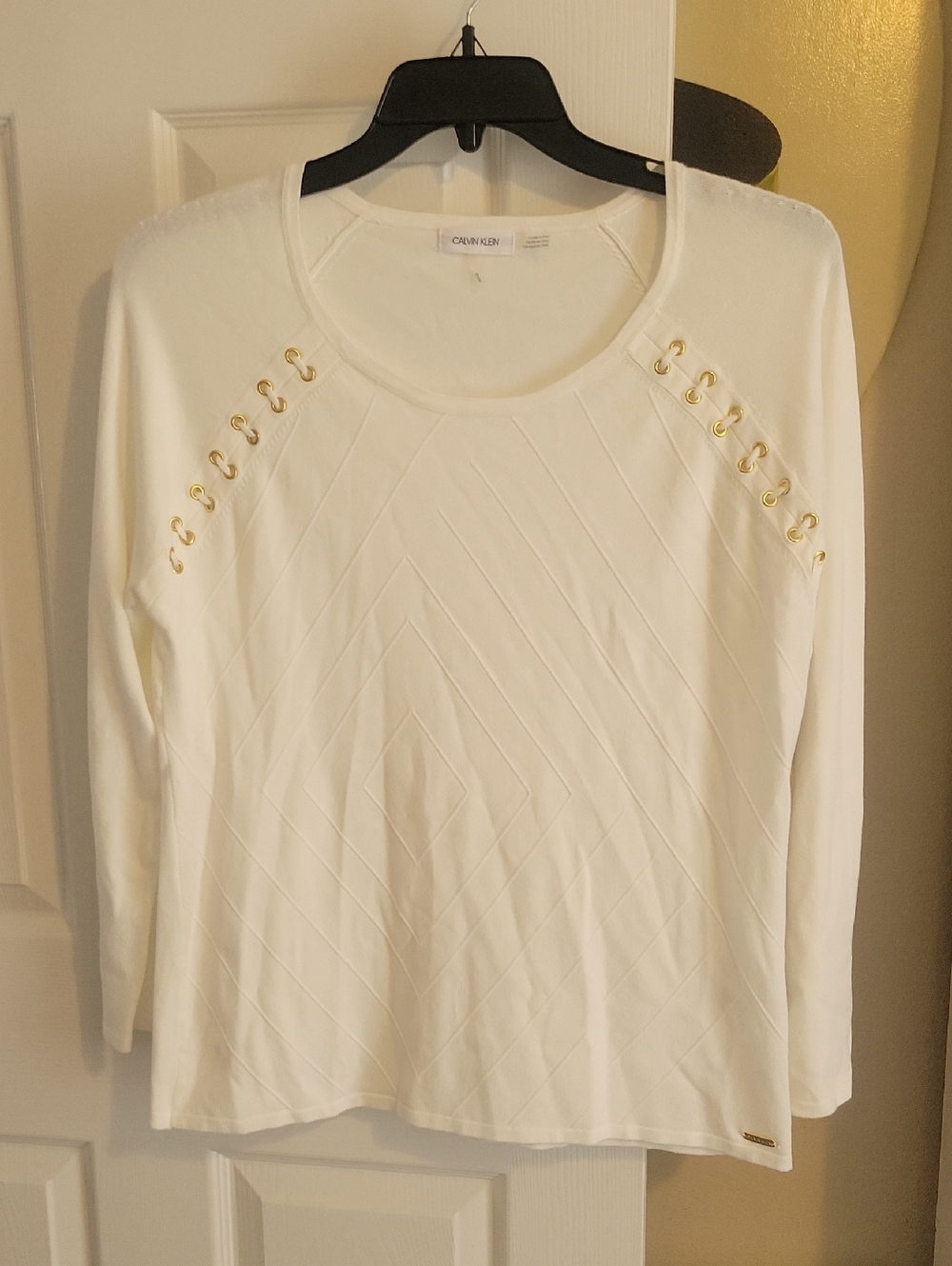 Calvin Klein SzM Creme Long Sleeve ribbed Top with Gold Eyelet roping Details